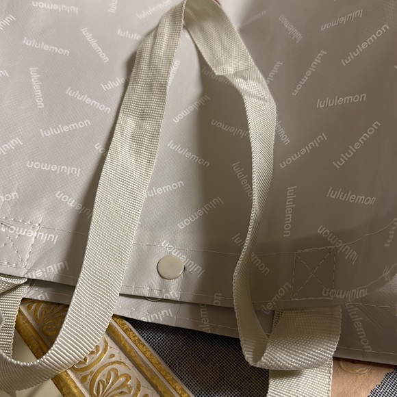 Lululemon large gray  reusable bag - Picture 3 of 7